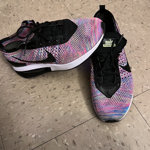 Air Max Flyknit Racer - Picture 4 of 4